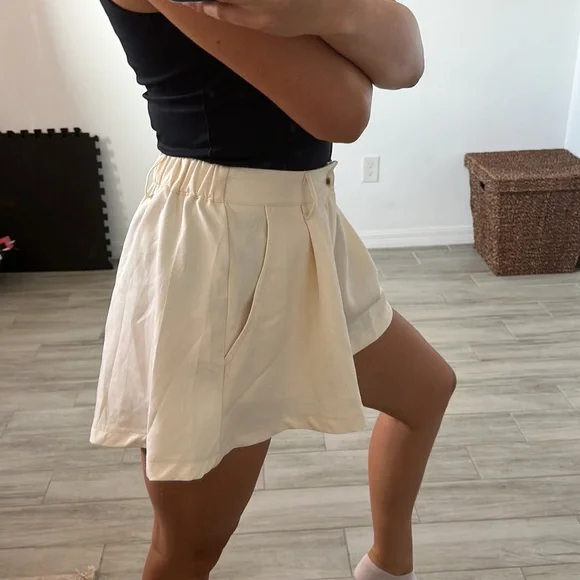 Cream Shorts Bermudas Skorts High Waist / Size S - Picture 3 of 14